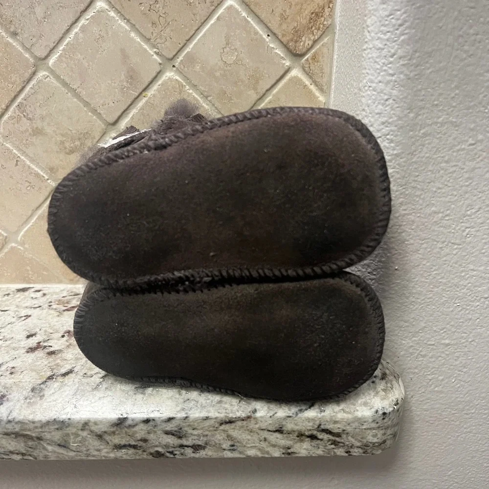 UGG Jesse Baby Boots Dark Grey Suede Sheepskin Infant Size S 2/3 5202